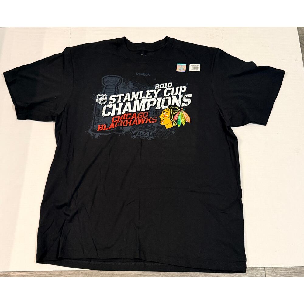 Reebok XL Chicago Blackhawks 2010 Stanley Cup Champions NHL T Shirt